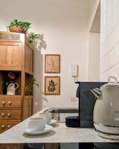 Charming apartment in a 1910s building 2 min walk from the Colosseum