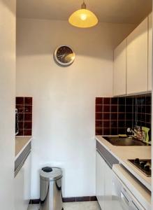 Apartment with pool near city center