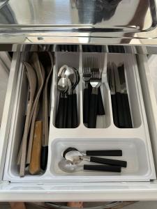 Casa vaga 2 carros ou caminhonete, 2 quartos, espaçosa, completa para 8 pessoas