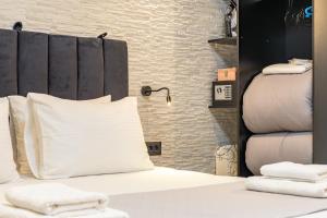 Melinas - Urban Luxury Apartment in Chania Center with Two Baths