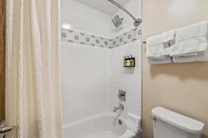 Bear Claw 308 - Ski-in Ski-out Condo!