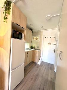 Bonito estudio con terraza, cerca de la playa