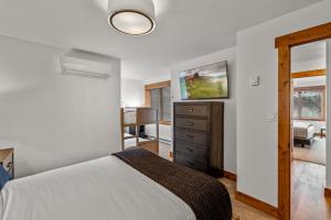 Bear Claw 312 - Ski-in Ski-out Condo!