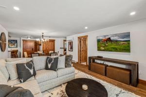 Bear Claw 312 - Ski-in Ski-out Condo!