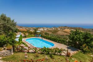 Calàmi - Villa Romeo - Private Apartments with Pool, Seaview & Olive Grove