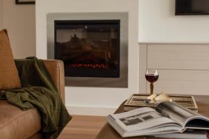 BEACHHOUSE BINALONG Luxury waterfront holiday house at Bay of Fires