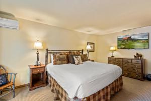 Bear Claw 315 - Ski-in Ski-out Condo!