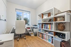 Family-Friendly 4-Bed Bricket Wood Hideaway, sleeps 8