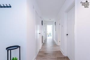 3x Bedroom Apartment that Sleeps 6x with Ample Parking