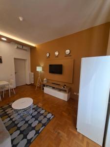 Athenas Apartment