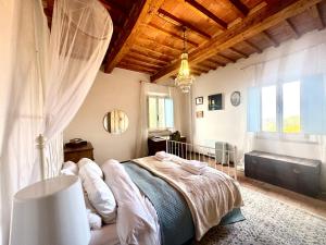 Two Bedroom Apartment with Breathtaking Views Large Balcony in a Cool Umbrian Village