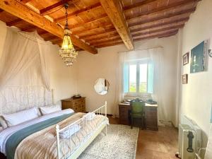 Two Bedroom Apartment with Breathtaking Views Large Balcony in a Cool Umbrian Village