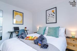 3x Bedroom Apartment that Sleeps 6x with Ample Parking