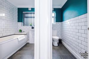 3x Bedroom Apartment that Sleeps 6x with Ample Parking