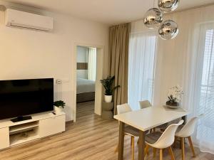 Die LUX Modern and Cozy Apartment with Free Parking