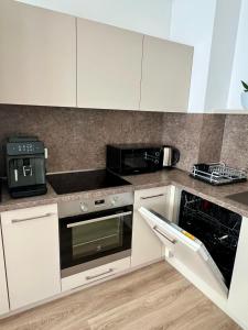 Die LUX Modern and Cozy Apartment with Free Parking