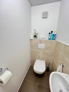 Die LUX Modern and Cozy Apartment with Free Parking