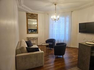 Elégant Appartement rénové type Parisien Idéalement situé aux portes de Paris et à 150 m du Métro