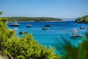 Luxury Villa Kate - in Lucice Bay with turquoise sea, Amazing Seaviews, and Heated Pool