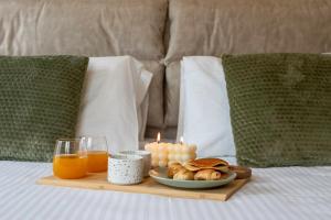 Sunny beautiful house near the Acropolis