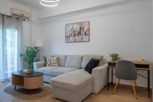 Sunny beautiful house near the Acropolis