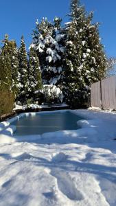 Dom Grabowa z sauną , podgrzewanym basenem i balią z hydromasażem