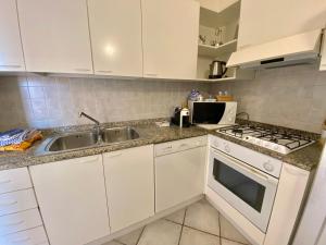 ISA - Luxury apartment Elicriso sea view with common swimming pool just 100 mt from the beach