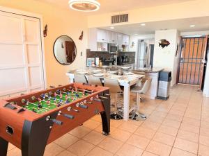 Princesa 3BR 2BA OV Penthouse- 502D