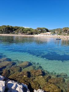 Beau studio rénové tout confort