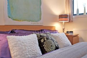 Executive 2-Bed Great River View Apartment in Aberdeen-Free Parking-FastWiFi