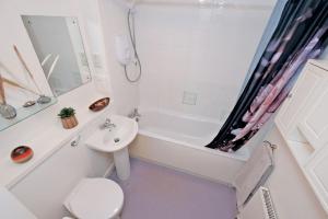 Executive 2-Bed Great River View Apartment in Aberdeen-Free Parking-FastWiFi