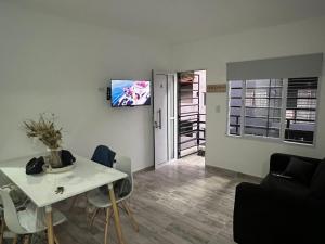 Roma departamento 3 ambientes cochera y parrilla