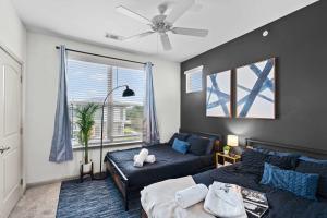 Upscale King 3BR Suite to Uptown Charlotte