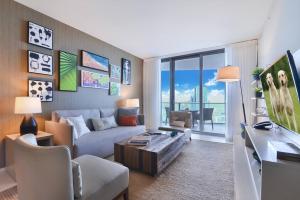 Cosy 1 Bedroom On the Beach, Ocean & City Views at LYFE Resort