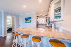 C4900 The Salty Piper - Direct Beach Access, Ocean View, Golf Nearby, WiFi!