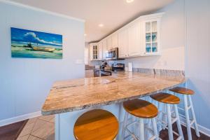 C4900 The Salty Piper - Direct Beach Access, Ocean View, Golf Nearby, WiFi!
