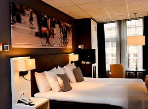 Hotel The Helix Near Delhi Airport