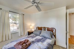 4 Mi to Downtown Pittsburgh Family Home with Patio