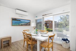 Ocean Breeze - Metres to Shoal Bay Beach