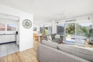 Ocean Breeze - Metres to Shoal Bay Beach