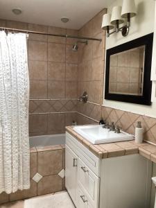 La Jolla Beach Cottage