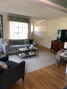 La Jolla Beach Cottage