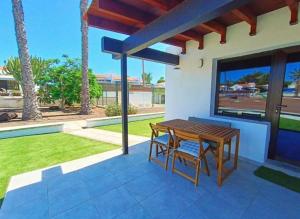 Sunny bungalow with garden #1