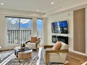 Luxury 2 Bedroom Mountain View Condo