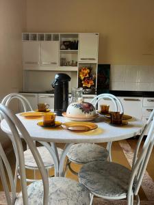 Casa com piscina no centro da serra do cipó