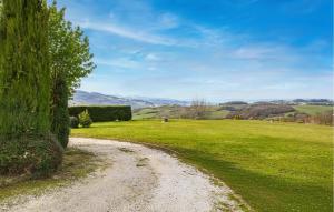 2 Bedroom Amazing Apartment In Loiano