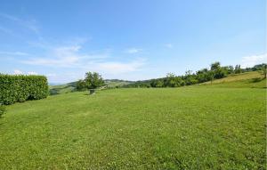 2 Bedroom Amazing Apartment In Loiano