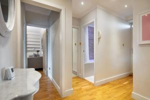 Westfield Luxe Stay 3BR White City Up to 7 AC