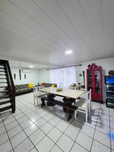 Cabana Amarela Guarda do Embaú