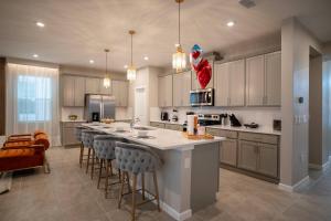 9BR Solara Villa w Pool Themed Rooms